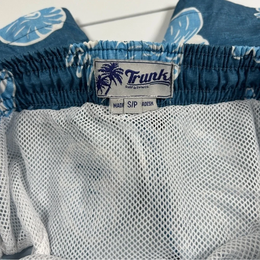 Trunks Surf & Swim Co Kids Blue Seashell Swim Trunks Size S